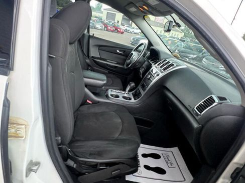 Used 2011 GMC Acadia SLE image 15