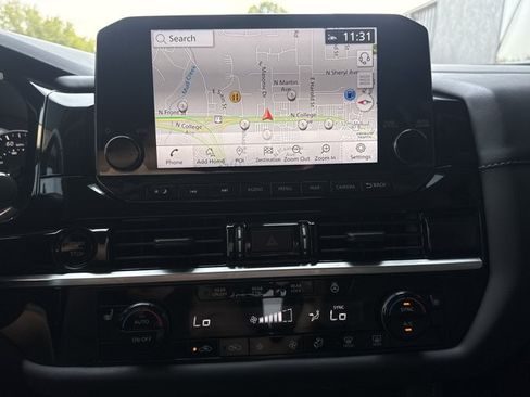 Used 2025 Nissan Pathfinder SL w/ SL Premium Package FWD image 22