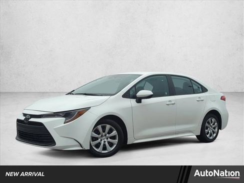 Used 2024 Toyota Corolla LE image 1