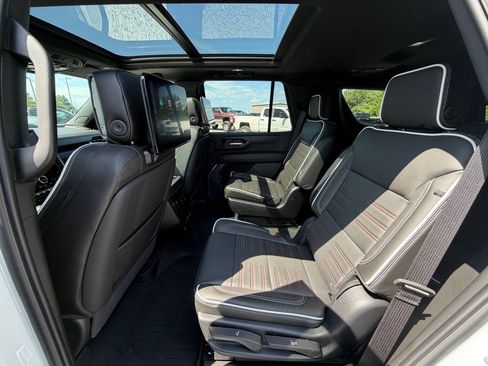 Used 2026 GMC Yukon AT4 Ultimate w/ LPO, Floor Liner Package AWD/4WD image 4