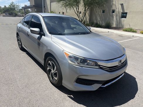 Used 2017 Honda Accord LX image 9