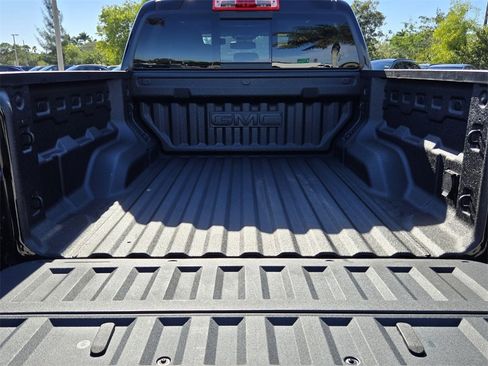 Used 2025 GMC Canyon Denali image 14