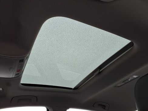 Used 2023 Volkswagen Jetta SE w/ Panoramic Sunroof Package image 17