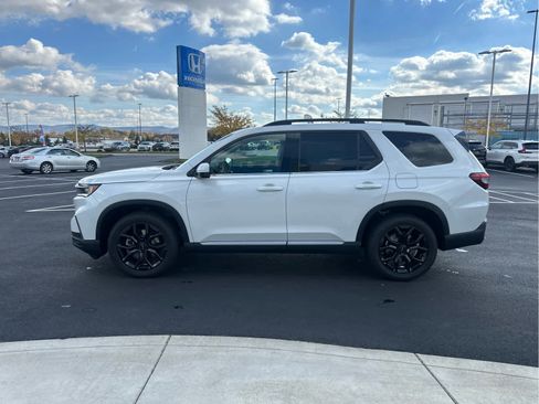 New 2025 Honda Pilot Touring image 5