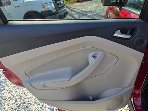 Used 2019 Ford Escape Titanium image 19