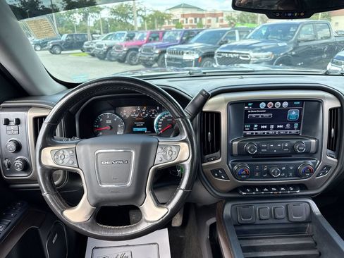 Used 2018 GMC Sierra 1500 Denali AWD/4WD image 32