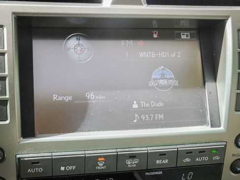 Used 2016 Lexus GX 460 w/ Premium Package image 23