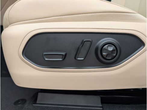 New 2026 Jeep Grand Cherokee L Limited RWD image 15