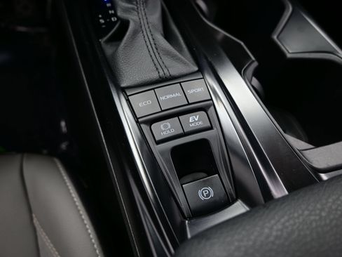 Used 2025 Toyota Camry SE w/ Multimedia Upgrade Package AWD/4WD image 22