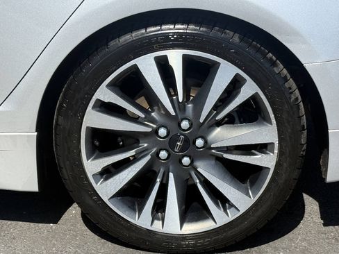 Used 2017 Lincoln MKZ Reserve FWD image 13