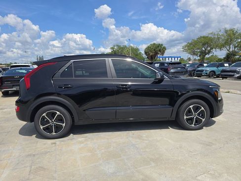 New 2026 Kia Niro EX FWD image 9