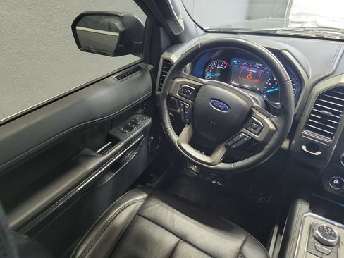 Used 2020 Ford Expedition XLT w/ Equipment Group 202A AWD/4WD image 18