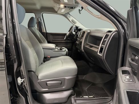 Used 2017 RAM 3500 Tradesman w/ Chrome Appearance Group image 24