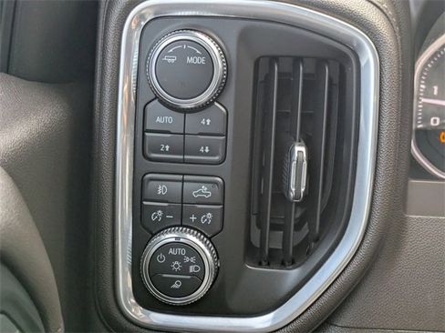 Used 2022 GMC Sierra 1500 Denali w/ Denali Premium Package image 26