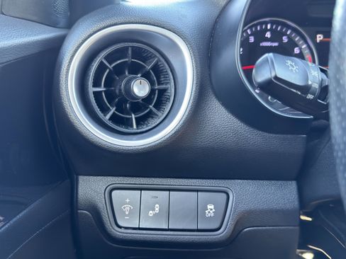 Used 2024 Kia Forte GT-Line image 39