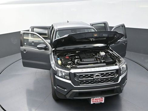 Used 2024 Nissan Frontier SV image 36