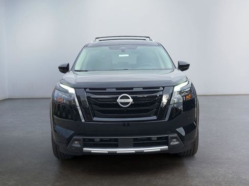 New 2025 Nissan Pathfinder Platinum w/ Black Appearance Package image 8