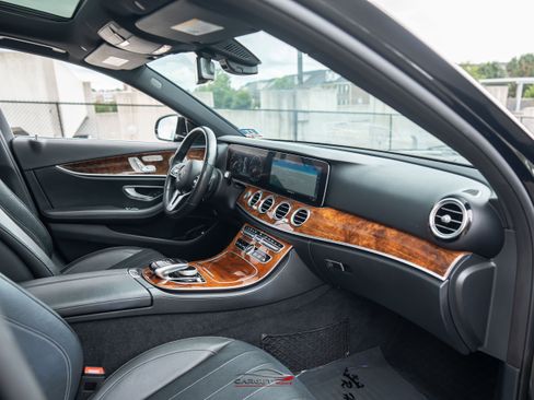Used 2019 Mercedes-Benz E 300 4MATIC w/ Premium 1 Package image 13