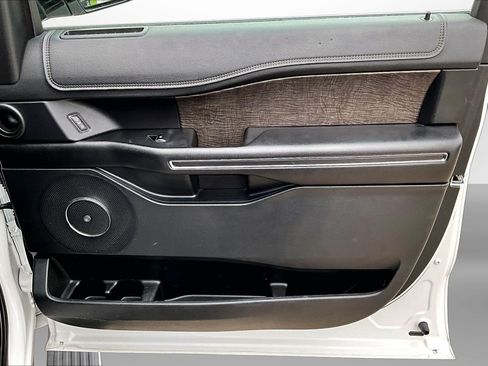 Used 2019 Ford Expedition Max Limited RWD image 27