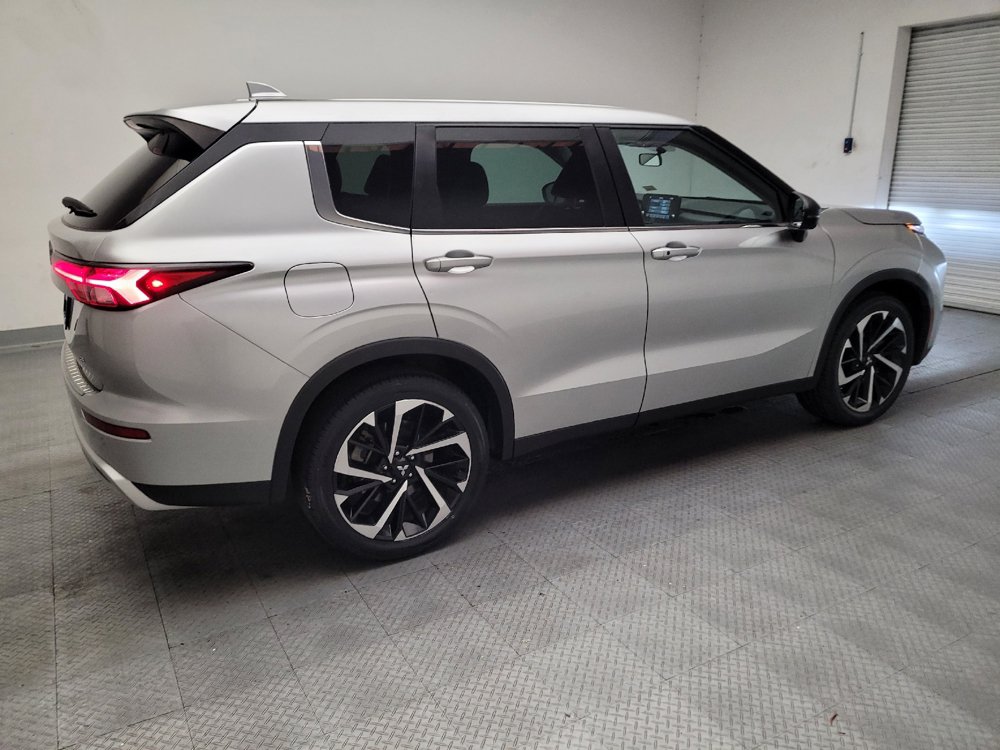 Used 2022 Mitsubishi Outlander SE FWD image 10