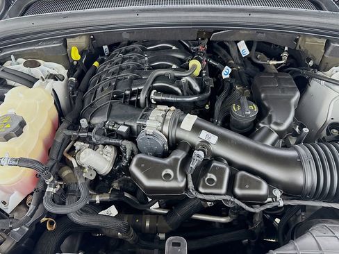 Used 2022 Jeep Grand Cherokee L Limited RWD image 40