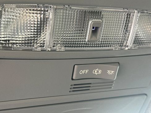 Used 2013 Toyota Highlander Plus FWD image 21