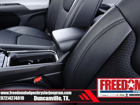 New 2026 Jeep Compass Latitude image 36