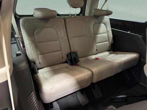 Used 2024 Lincoln Navigator L 4WD image 10