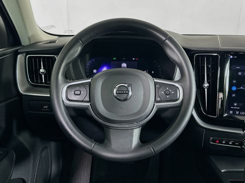 Used 2023 Volvo XC60 B5 Core w/ Climate Package FWD image 18