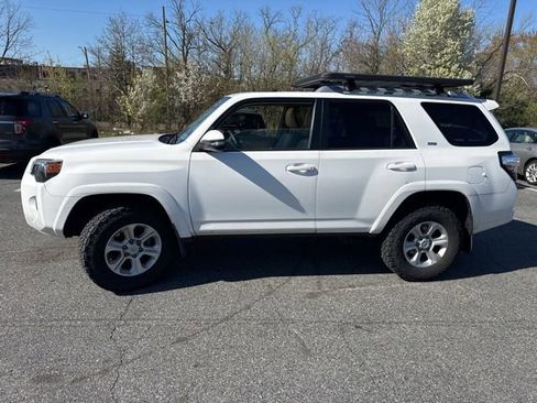 Used 2014 Toyota 4Runner SR5 Premium image 4