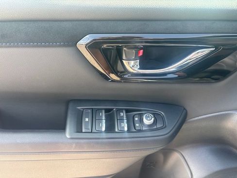 Used 2025 Subaru Forester Limited AWD/4WD image 29