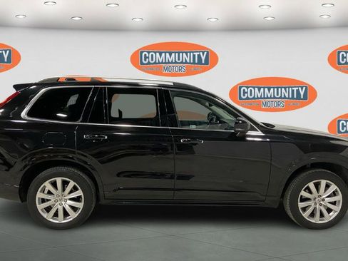 Used 2017 Volvo XC90 T6 Momentum w/ Vision Package image 9