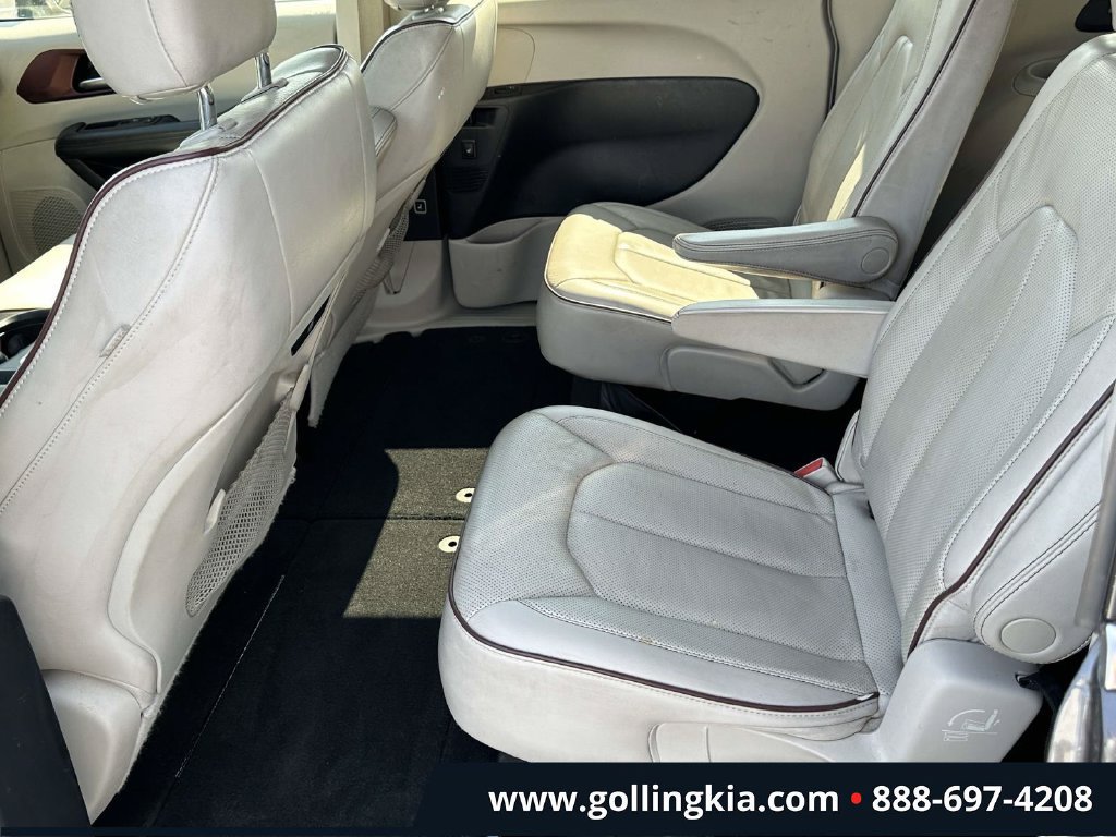 Used 2020 Chrysler Pacifica Limited FWD image 9