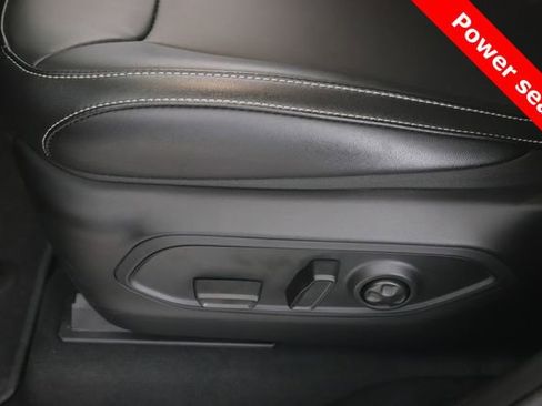 Used 2025 Jeep Grand Cherokee L Limited w/ Black Appearance Package image 18