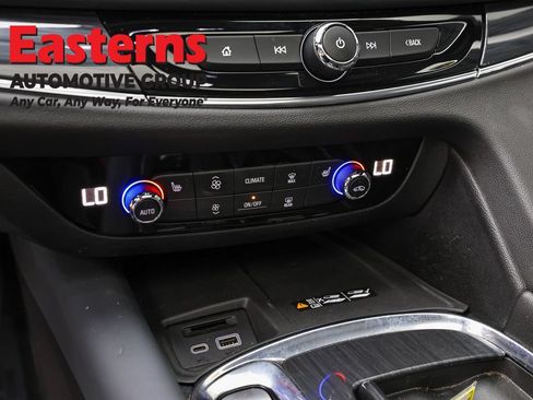 Used 2023 Buick Enclave Essence w/ Experience Buick Package FWD image 21
