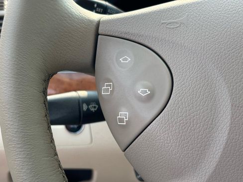 Used 2006 Mercedes-Benz E 350 4MATIC Sedan image 20
