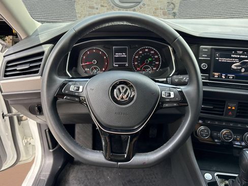 Used 2020 Volkswagen Jetta SE FWD image 9