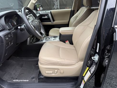 Used 2016 Toyota 4Runner Limited AWD/4WD image 10