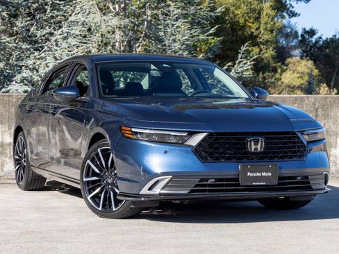 Used 2023 Honda Accord Touring image 6