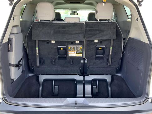 Used 2022 Toyota Sienna LE image 34