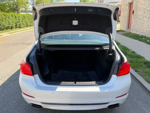 Used 2019 BMW 540i xDrive AWD/4WD image 12