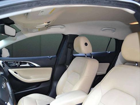 Used 2017 INFINITI QX30 image 14