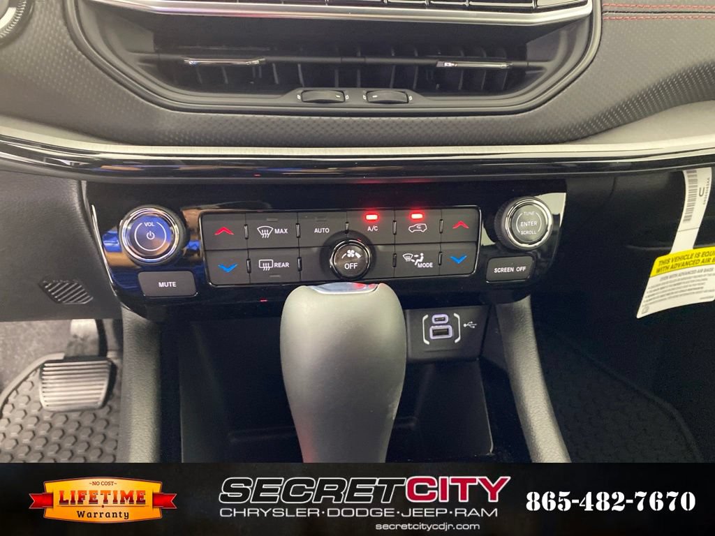 New 2026 Jeep Compass Trailhawk w/ Sun, Sound & Navigation Group AWD/4WD image 23