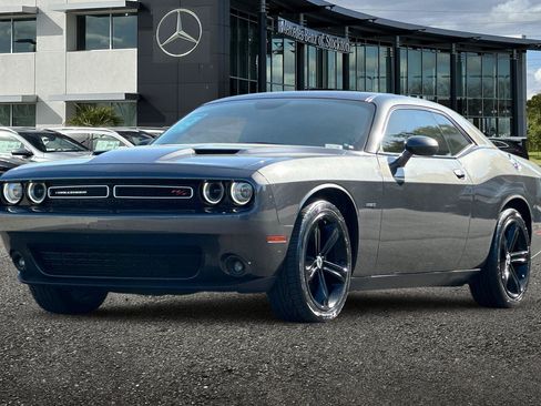 Used 2017 Dodge Challenger R/T RWD image 8