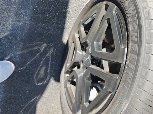 Certified 2024 Kia Telluride SX Prestige X-Line image 4