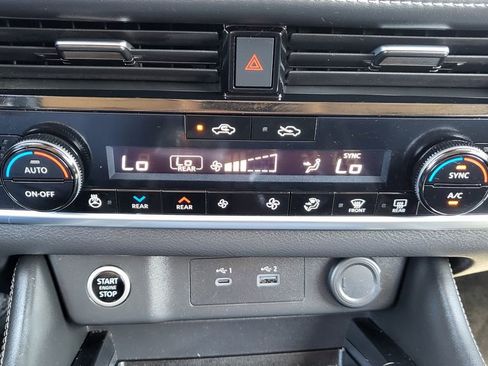 Used 2022 Nissan Rogue SL w/ SL Premium Package image 33