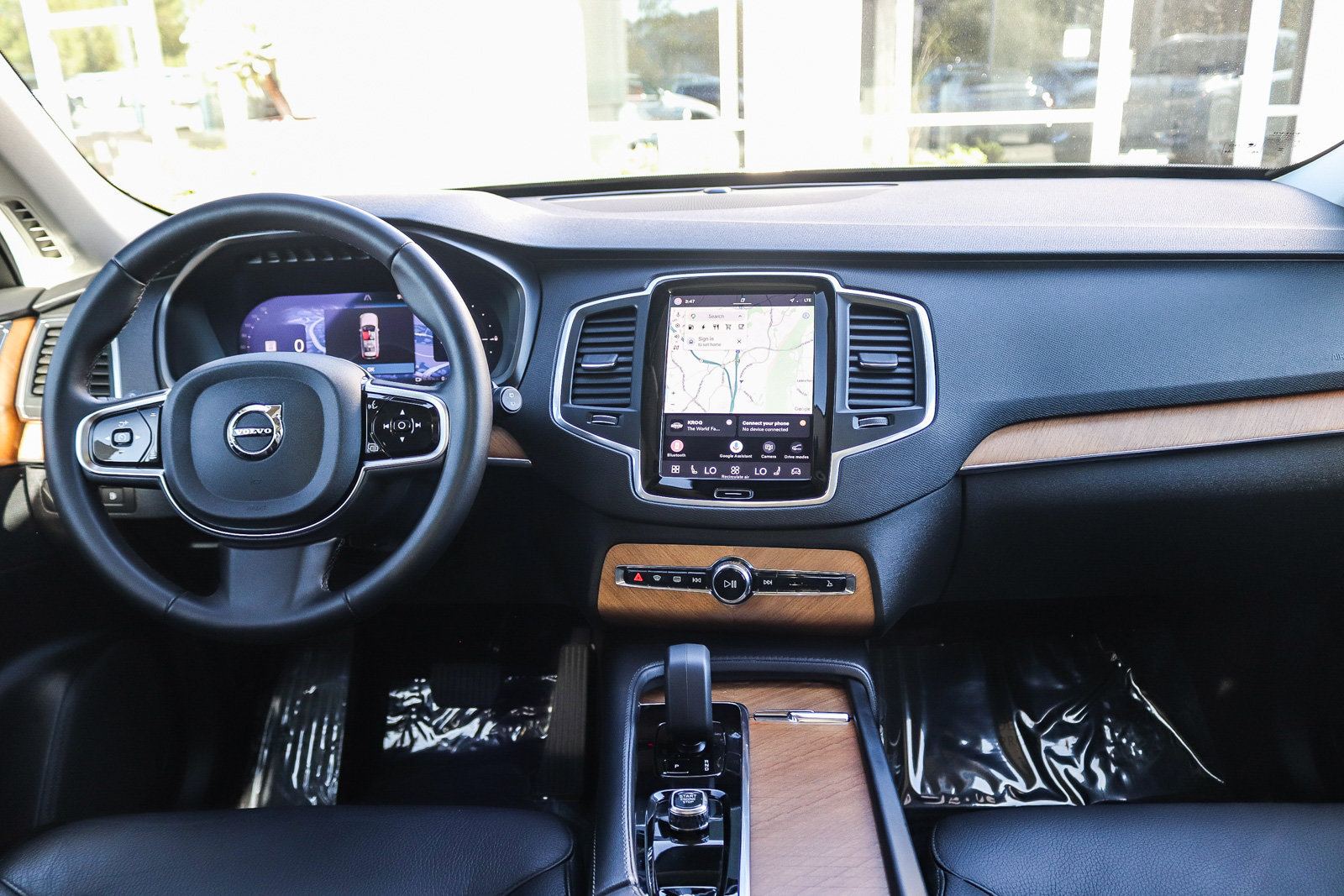 Used 2024 Volvo XC90 T8 Core w/ Protection Package Premier AWD/4WD image 14