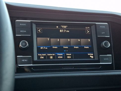 Used 2023 Volkswagen Jetta SE image 19