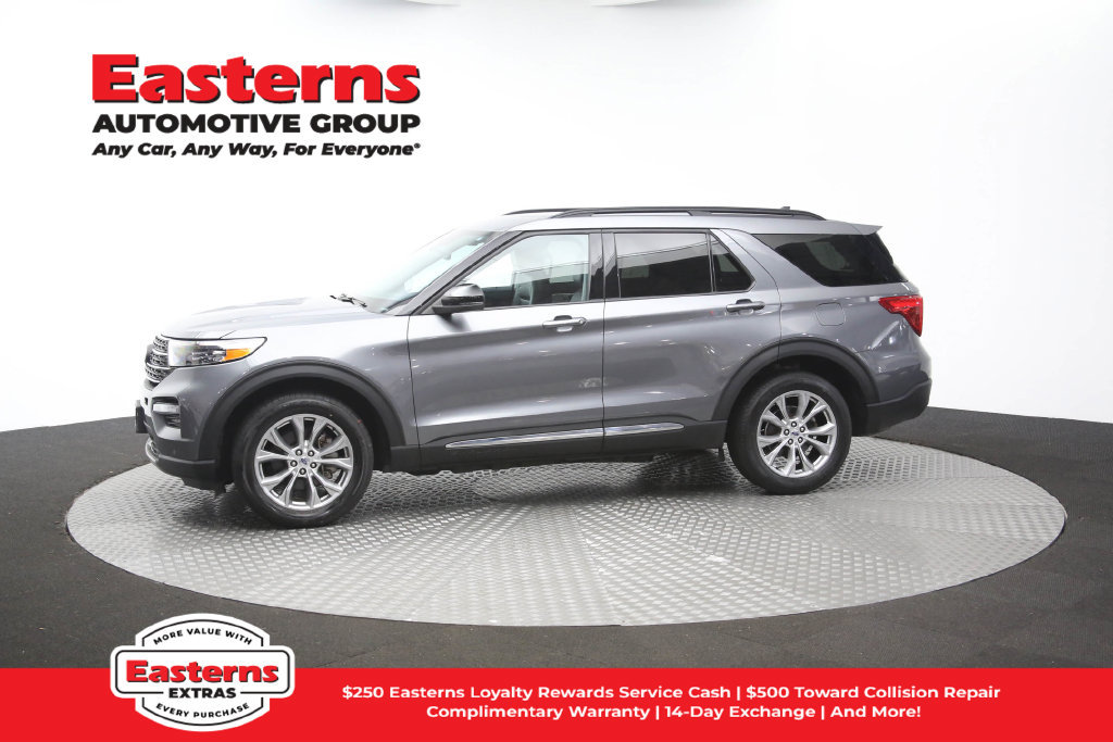 Used 2024 Ford Explorer XLT w/ Equipment Group 202A AWD/4WD image 62