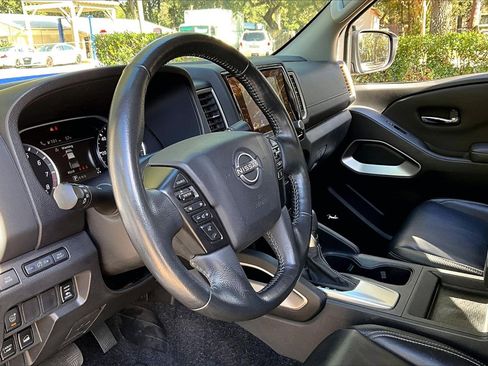 Used 2024 Nissan Frontier SL w/ Technology Package image 14